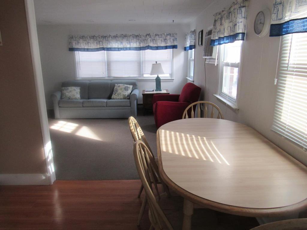 Nice Size Duplex Steps To The Beach Apartment Brant Beach Bagian luar foto